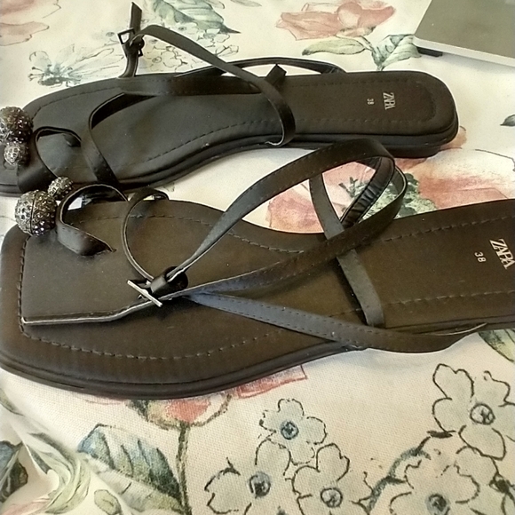 Sandals - Picture 2 of 5